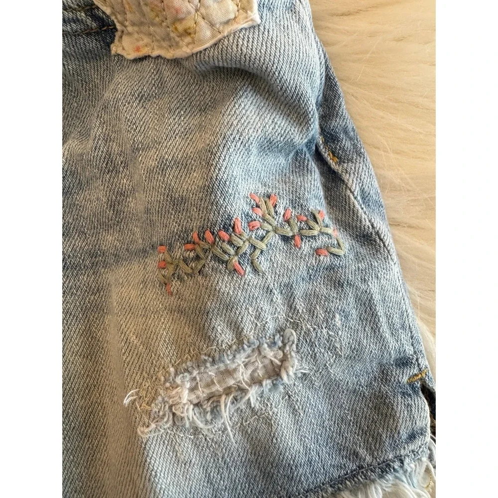 Ralph Lauren denim‎ shorts with floral accents size 4